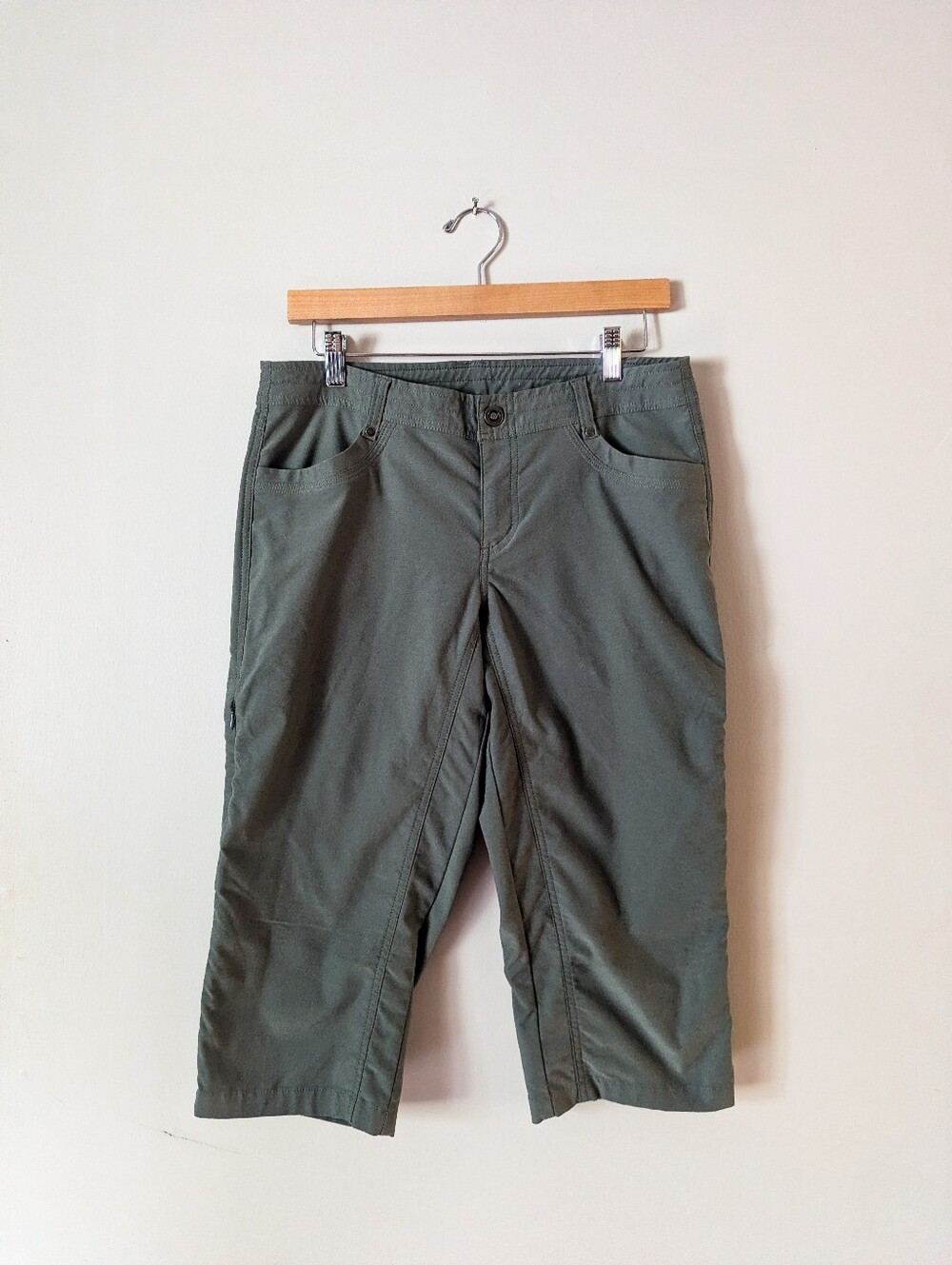 Kuhl Sage Green Capris